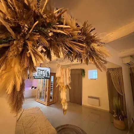Magnifique Boheme / Sauna / Balneo Apartment Valros